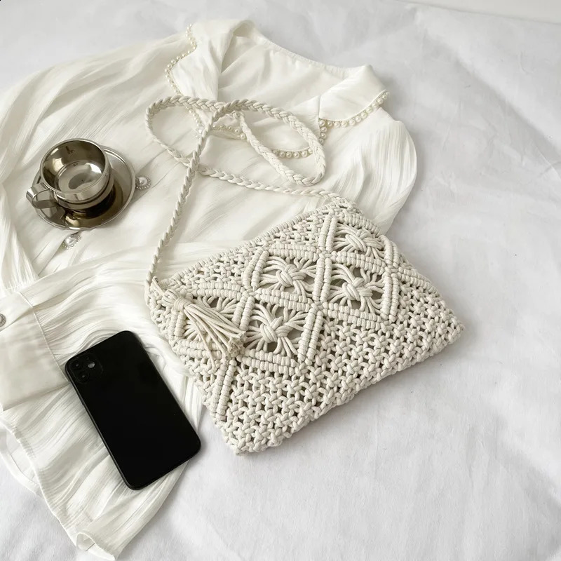 Womens Summer Straw Messenger Bag Hollow Fashion Shoulder Beach Tassel ner Ten Font Travel 240820