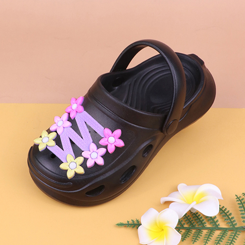 New summer children's Baotou cool slippers with soft soles for women and men, featuring anti-collision and anti slip perforated shoes
