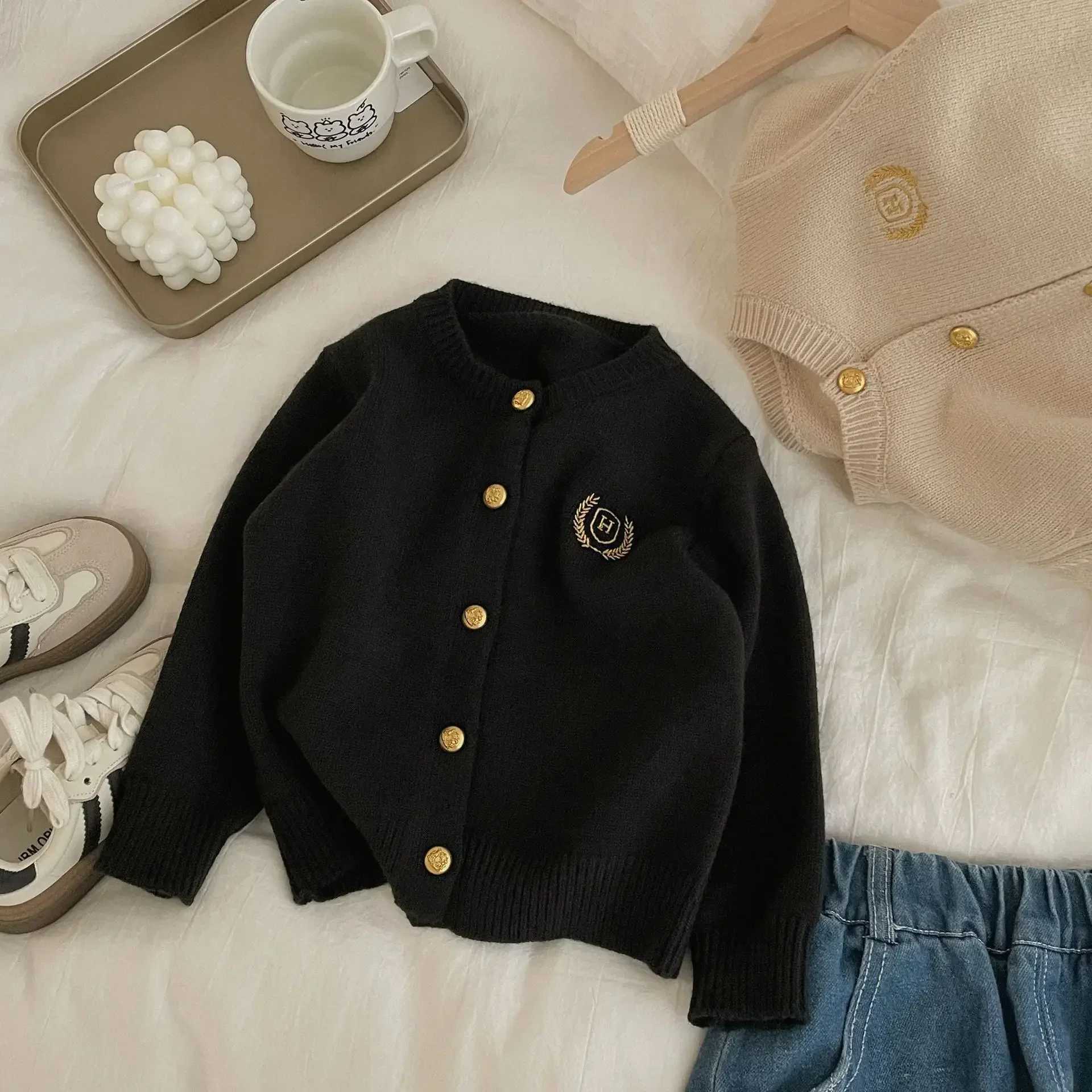 Childrens Sweater 2024 Spring/Summer New Collection Childrens Academic Open Knitted Woolen Sweater Casual Style Embroidered Open Knitted Woolen Sweate