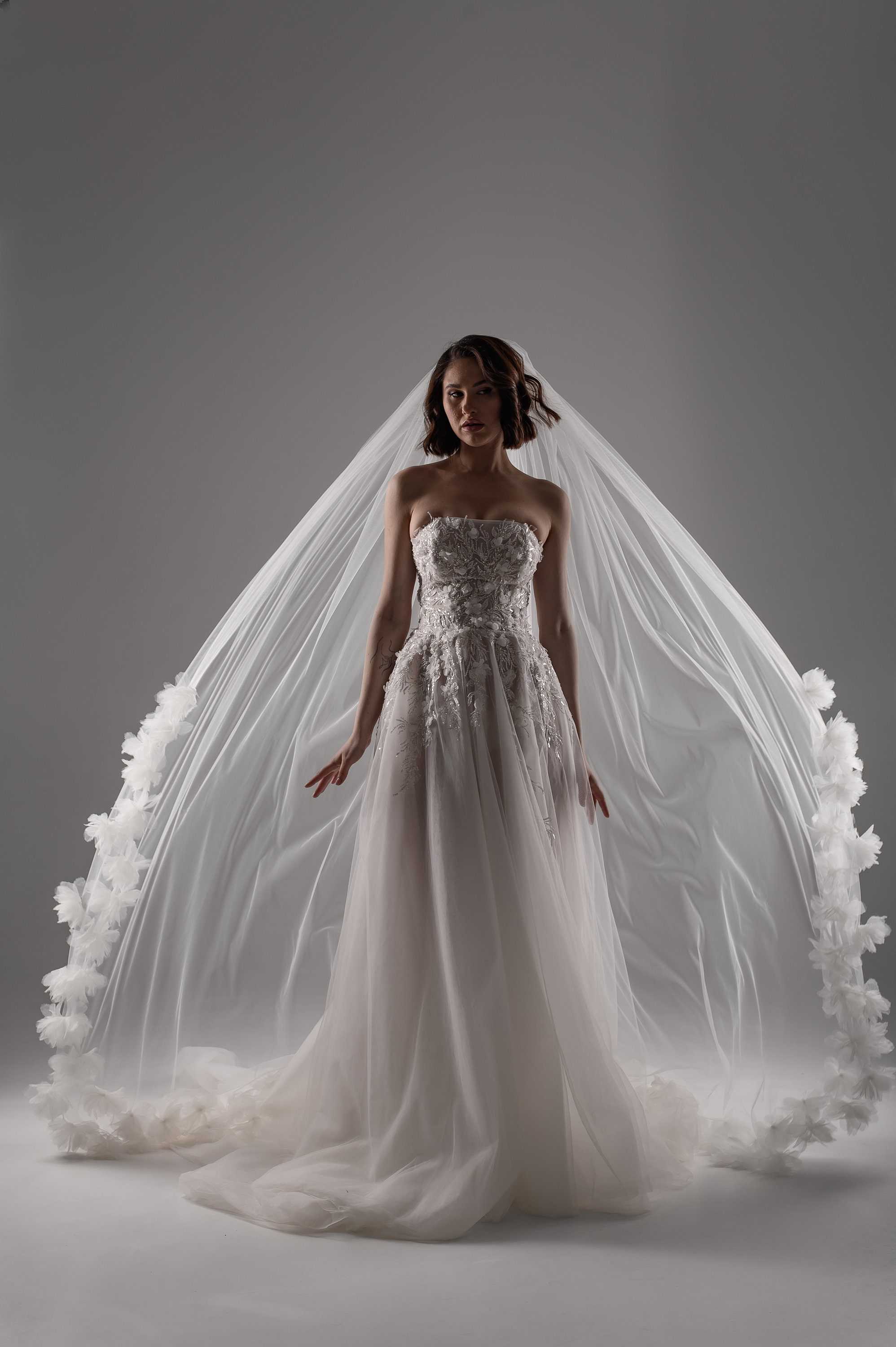 High Quality Wedding Veil with 3D Flowers Cathedral Mantilla Bridal Veil Flowers Bridal Veil Soft Tulle Veil Custom Made