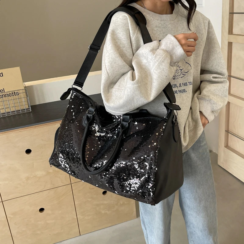 Large Capacity Travel Bag Silver Sequined Handbag For Women Fashion Dry Wet Sports Shoulder Crossbody Bag Storage Tote 240819
