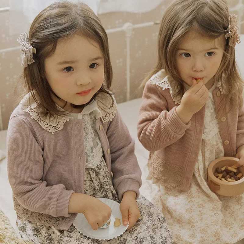 2023 Autumn New Korean Childrens Girls Fashionable Polo Collar Lace Knitted Cardigan Coat knitted sweaterXJ240819