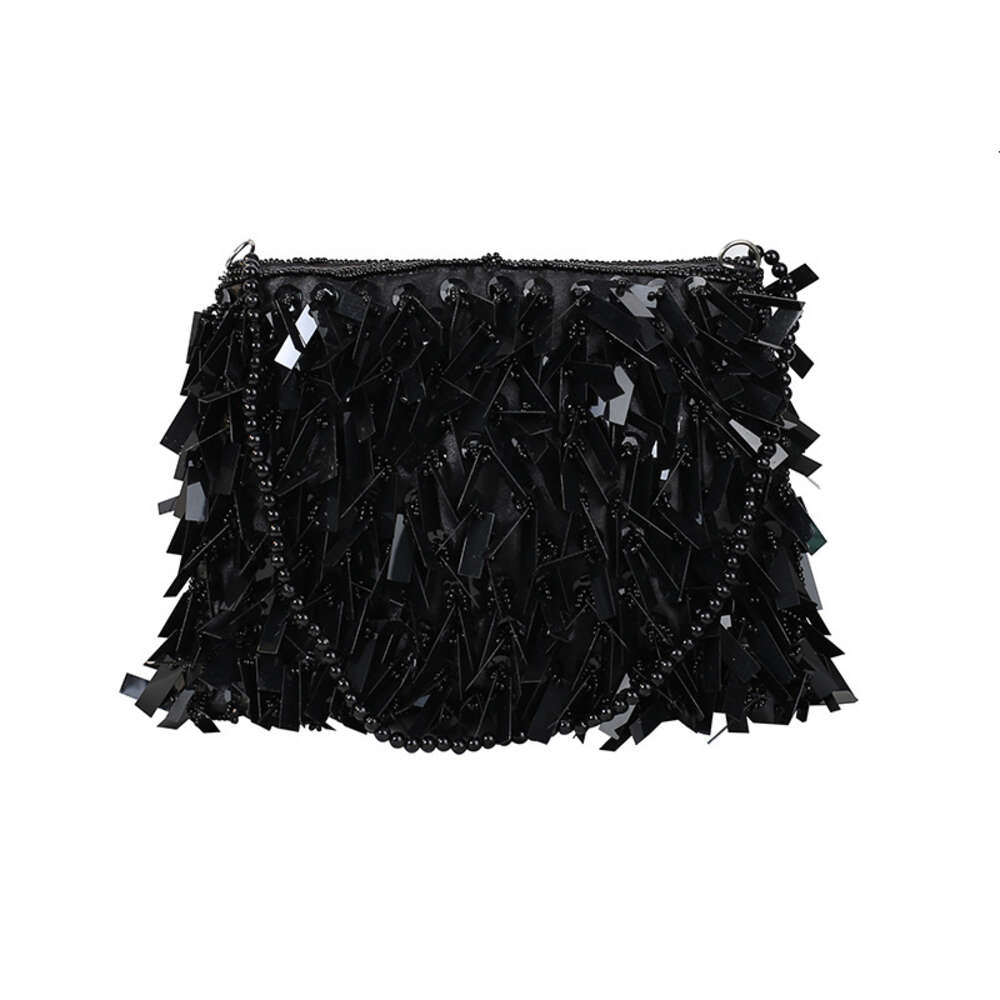 Silver handmade beaded sequin handbag, dinner bag, women's Korean version versatile handbag