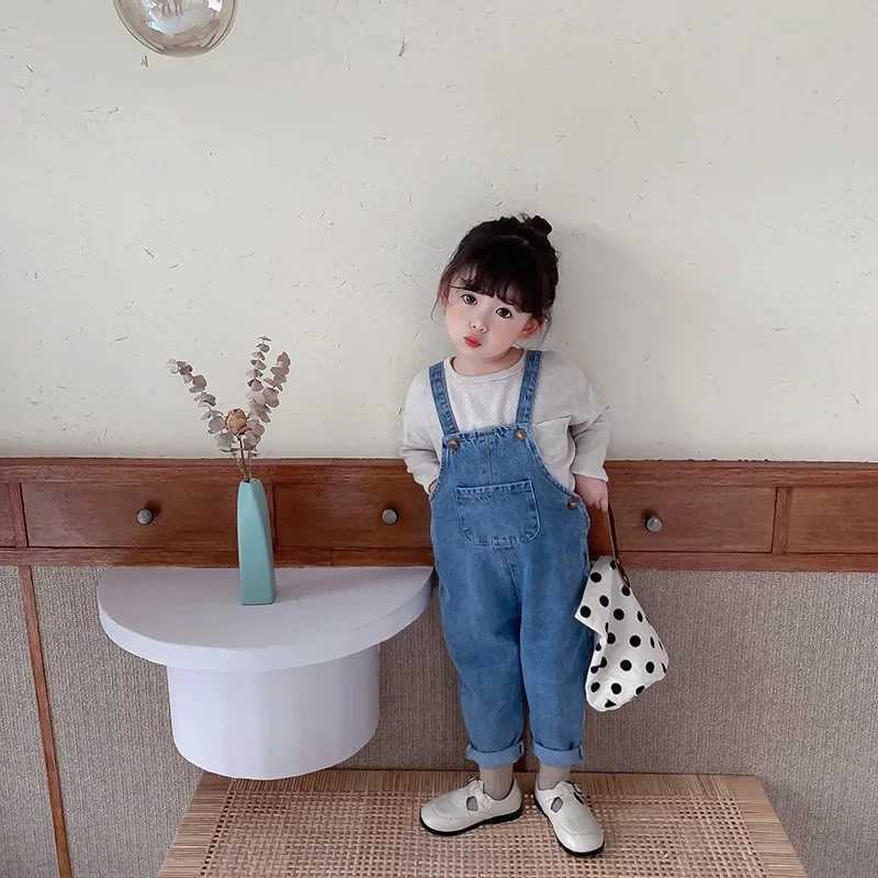Baby jumpsuit boys solid denim top childrens jeans bib pants baby jumpsuit childrens clothing autumn girls clothing W240806