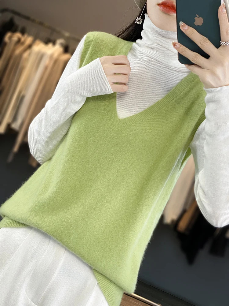 Womens wool vest Pullover Vneck solid color knitted simple and fashionable casual comfortable soft classic style 240819