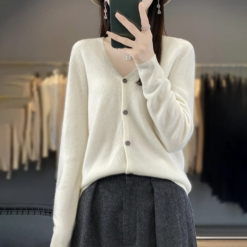 Spring and autumn womens 100% Merino wool cardigan soft Vneck cashmere sweater button knit casual clothing Korean style shirt 240819