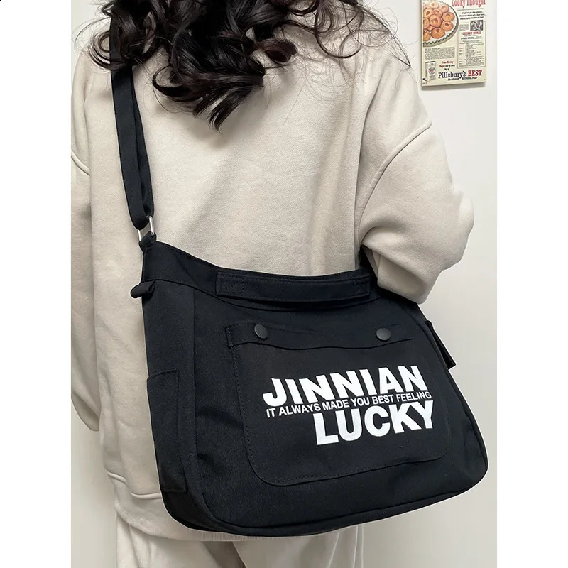 Canvas Bag Female Korean Large-capacity Messenger Bag Students Attending Class Shoulder Bag Japanese Retro Tote 240819