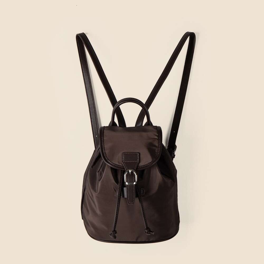 Leisure drawstring drawstring, large capacity nylon bag, high-end feel, flip cover, simple and fashionable Korean backpack for students