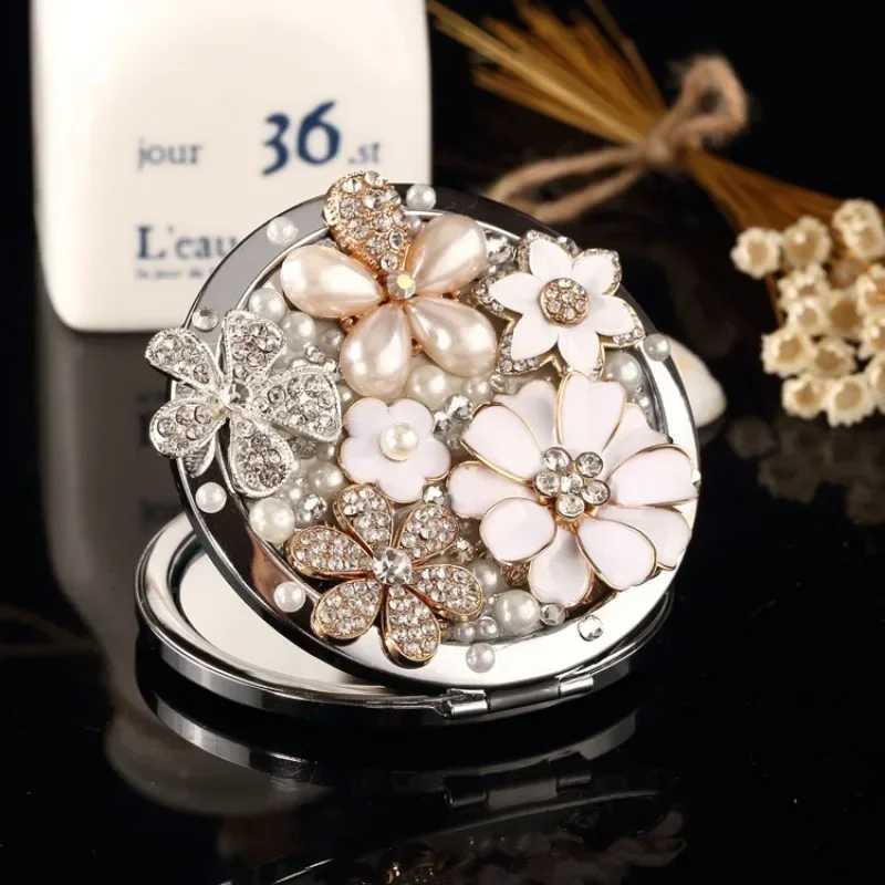 Mini Pocket Cosmetic Makeup Mirror Pearl Crystal Flower Foldable Magnifying Compact Mirror Party Favors Christmas Gift Y240819