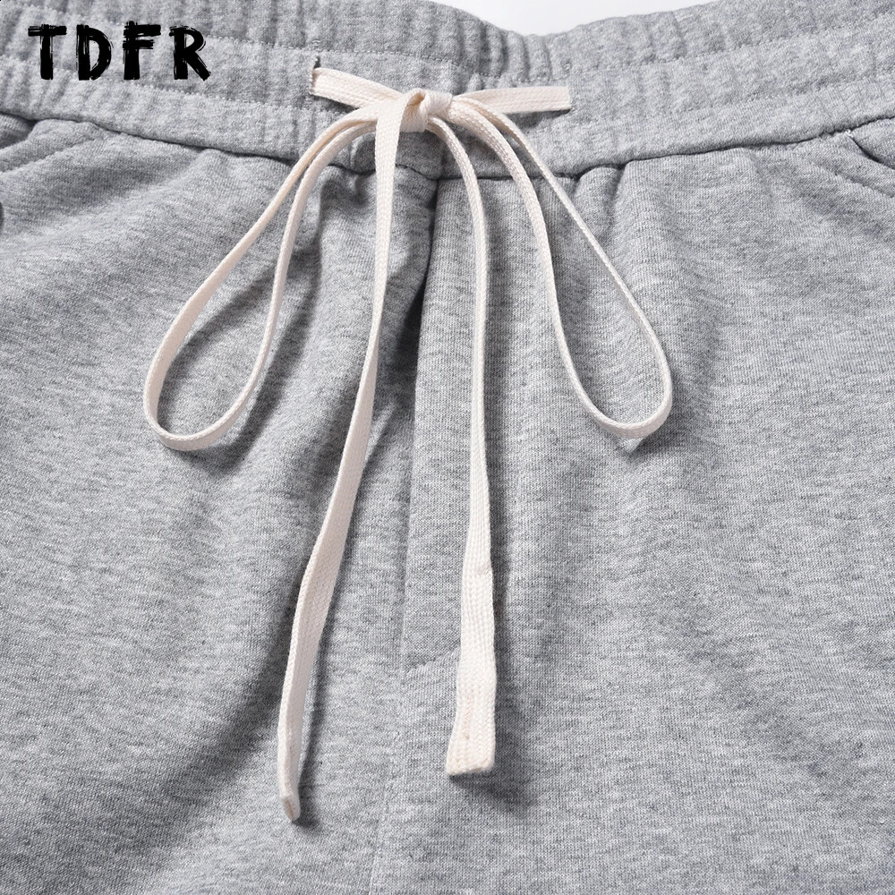 Multi pocket sports pants for men casual loose solid color elastic waist 240819