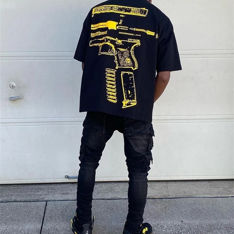 Streetwear Tshirt Y2K Tops Hip Hop Pistol Graphics Print Oversized T Shirt Mens Round Neck Cotton Short Sleeve Clothing 240819
