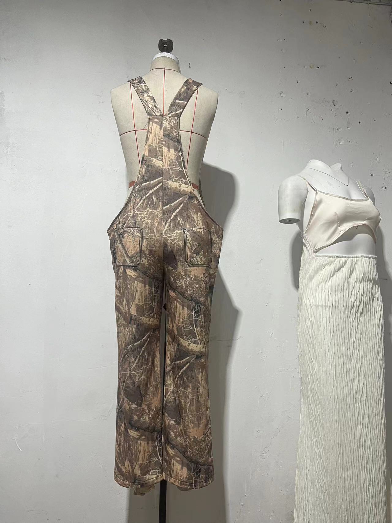 Street-Chic Printed Wide-Leg Jumpsuits: Summery One-Piece Spice Girl Vibes