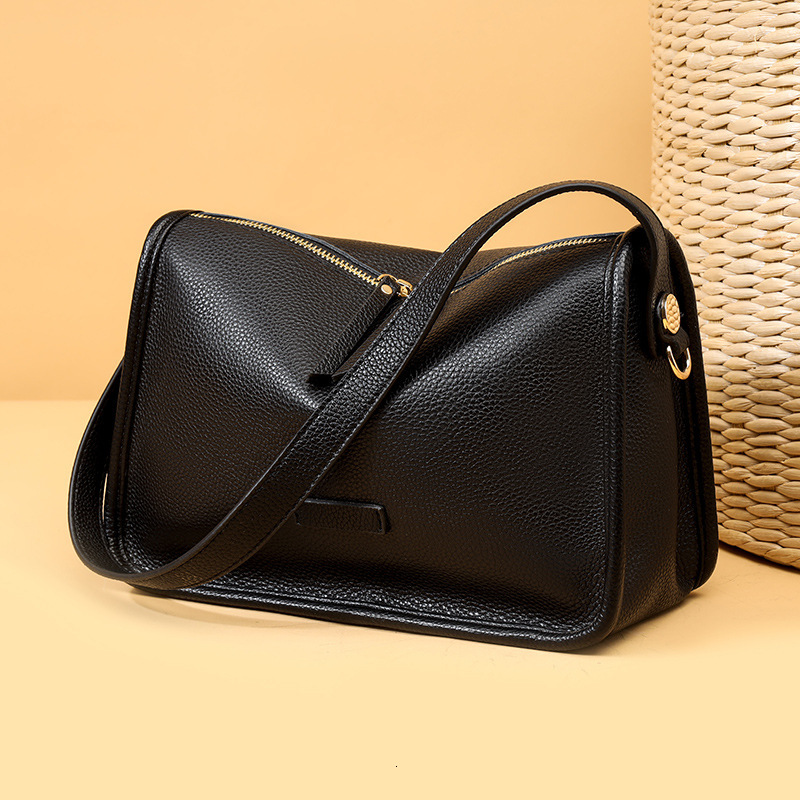 Genuine leather light luxury minimalist 2023 new shoulder underarm fashionable and versatile small square bag, crossbody bag