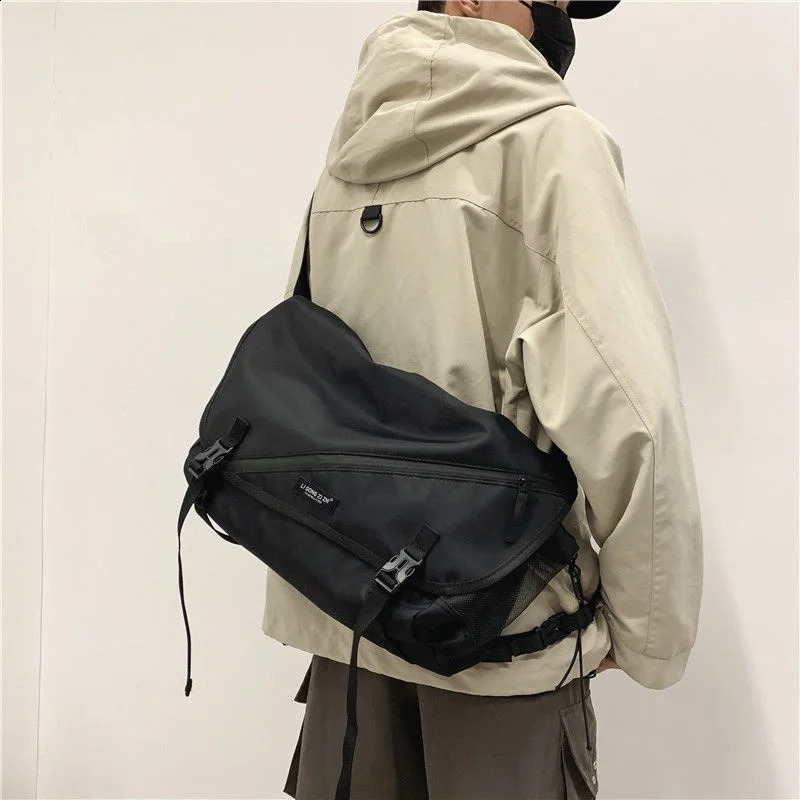 Shopping Nylon Shoulders Gothic Black Cross Messenger Handbag Mens Hip Hop Technical Clothing Backpack Waist Gothic Handbag 240819