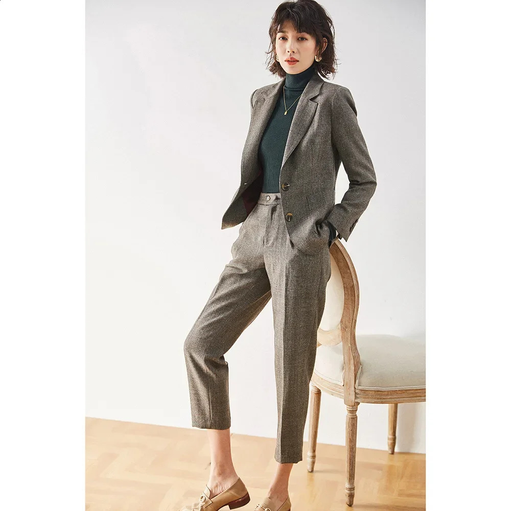 autumn and winter womens long sleeved sportswear jacket fashionable slim fit single chest office 240819
