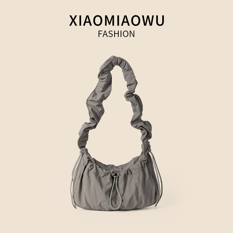 Pulling rope women's summer nylon single shoulder pleated bag, high-end sense, niche student casual versatile crossbody bag