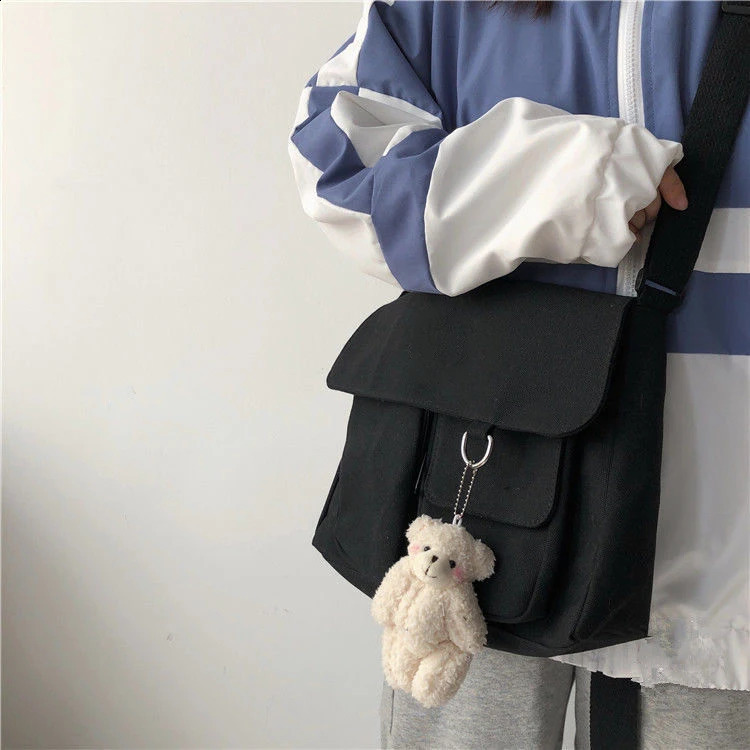 Canvas Diagonal Cross Bag Youth Casual Shoulder Bag Large Capacity Messenger Bags Solid Color Womens Handbag with Pendant 240819