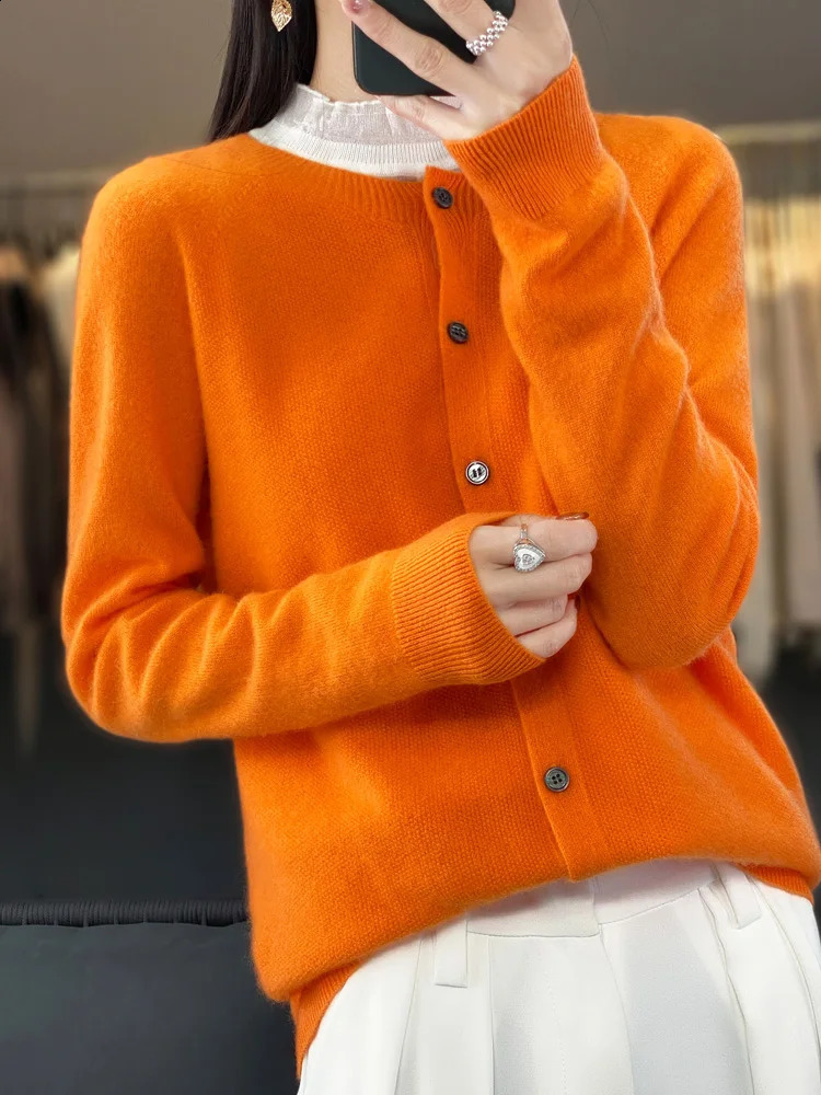 100% Merino wool sweater womens Oneck button cardigan long sleeved knitted spring and autumn winter clothing top 240819