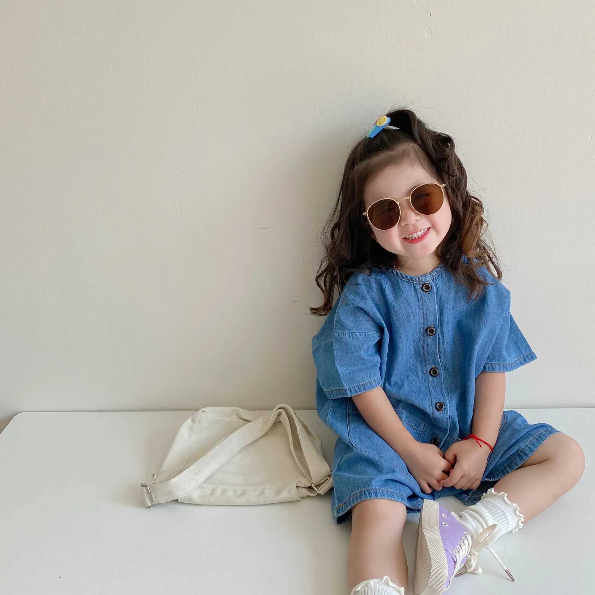 Childrens denim jumpsuit childrens jeans girls jeans boys shorts jumpsuit 2022 new summer baby and toddler one-piece clothing pants W240806