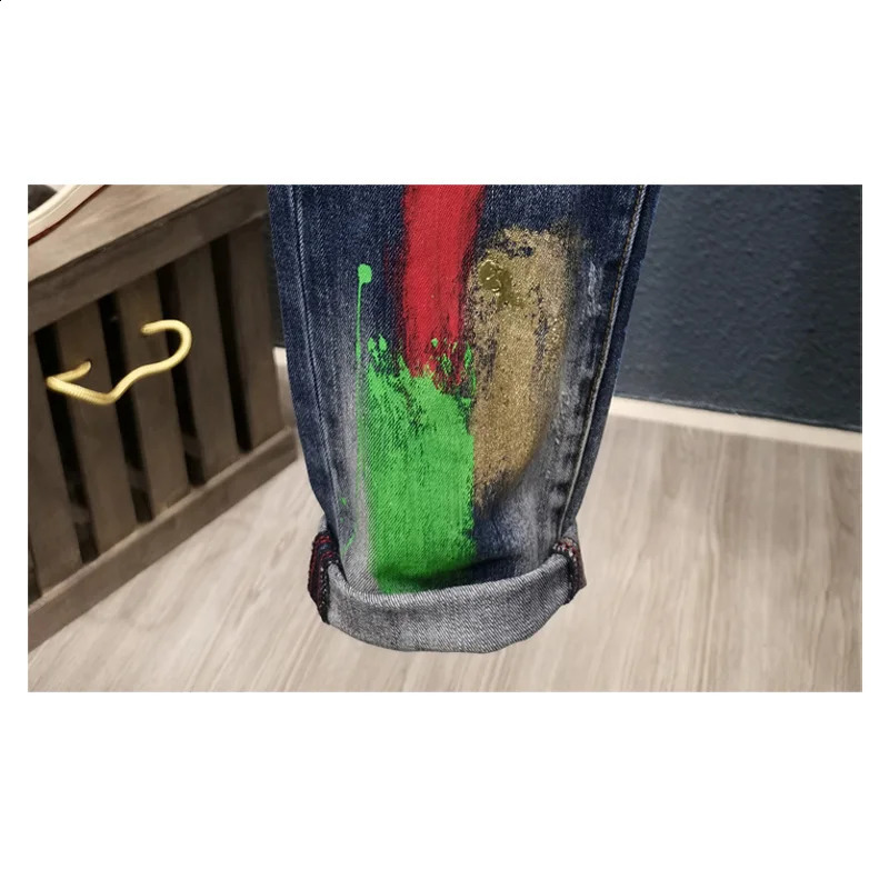Mens Graffiti Jeans Fashion Spray Paint Ripped Hole Personality Hip-hop Streetwear Male Clothing Slim Youth Denim Trousers