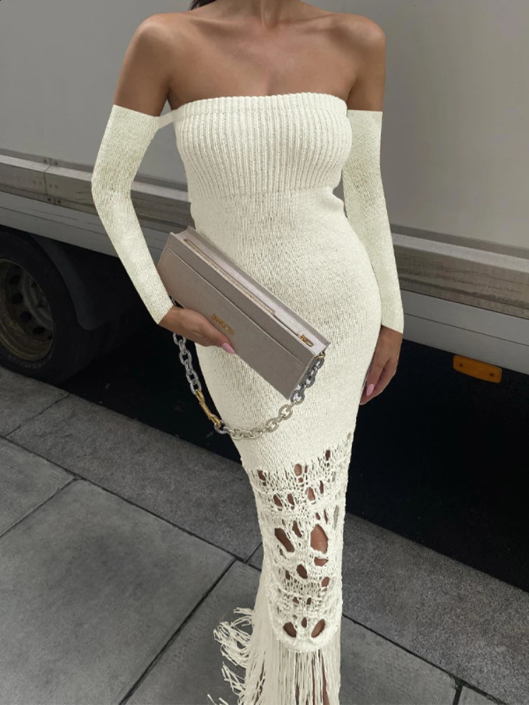 Summer Fashion Elegant Beach Vacation Woolen Long Dress Sexy Wrapped Chest Long Sleeve Hollow Tassel Dress 240819