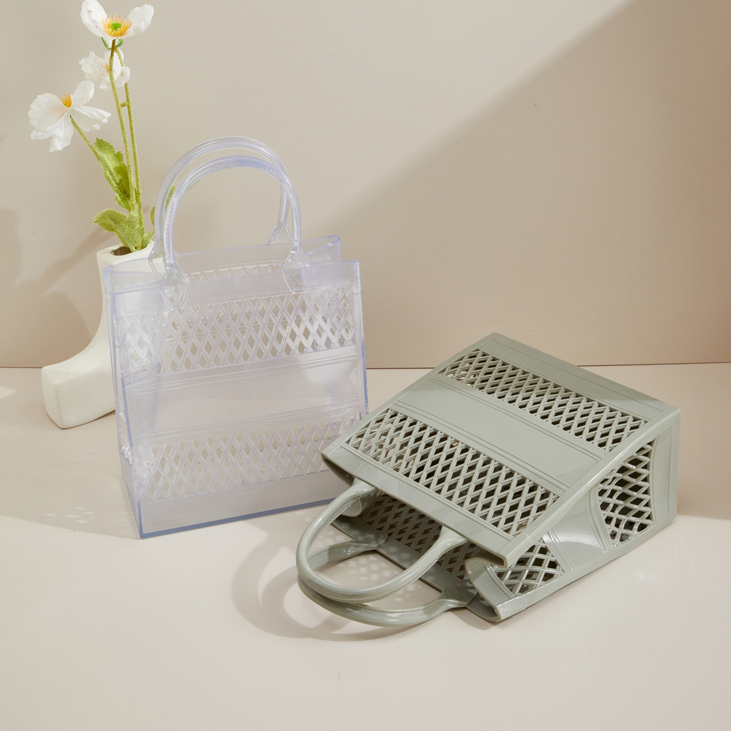 PVC Barbie Jelly Fashionable Versatile Soft Handle Vegetable Basket, Anti Dirty and Easy to Wash Summer Handheld Women's Bag