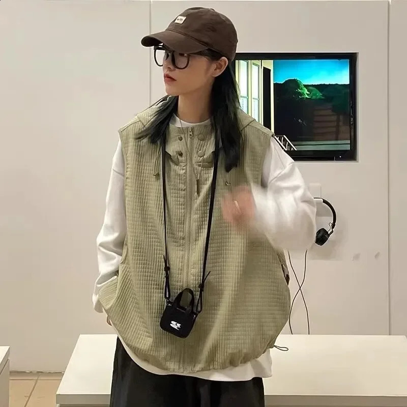 Japanese retro checkered hooded vest loose fitting workwear sleeveless folding jacket trendy 240819