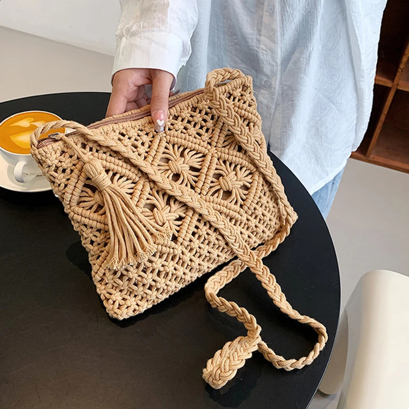 Womens Summer Straw Messenger Bag Hollow Fashion Shoulder Beach Tassel ner Ten Font Travel 240820