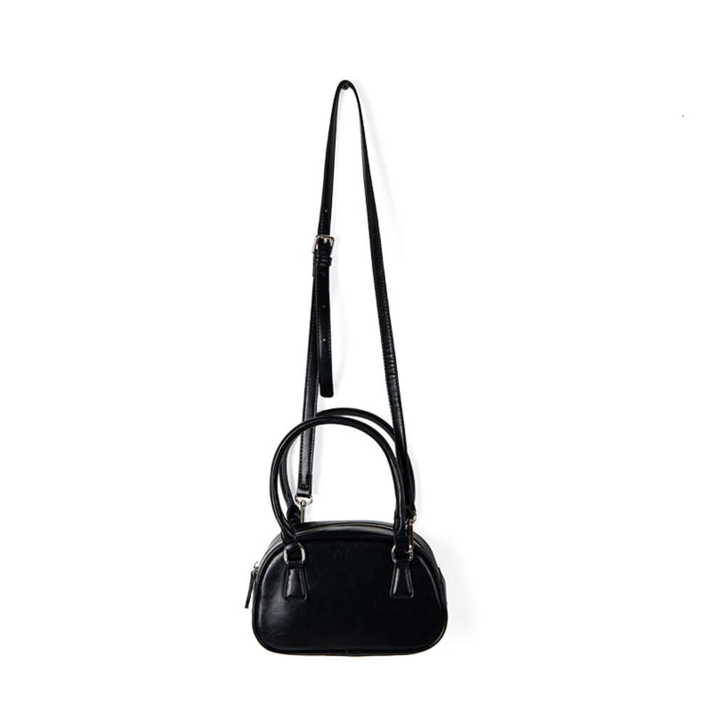 Versatile crossbody new student shoulder bag, summer bowling, commuting handbag, women's niche high-end feel