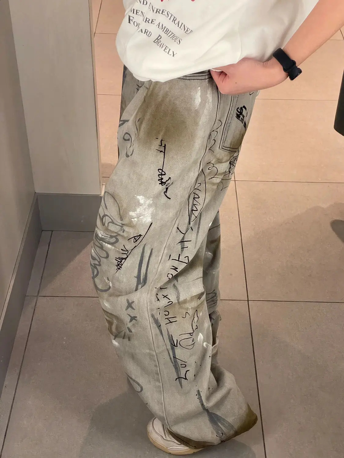 American style trendy men and women retro hip-hop personality graffiti straight leg jeans street loose wide leg casual pants 240819