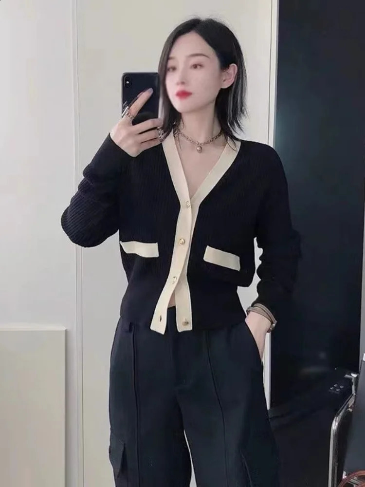 HOUZHOU autumn and winter elegant white knitted cardigan womens Korean fashion long sleeved sweater Vneck patch 240819