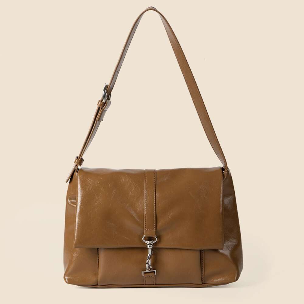 2024 New Soft Face Oil Wax Leather Feel Shoulder with Large Capacity, Versatile Commuting, Fashionable Lock Buckle, and Postman Bag