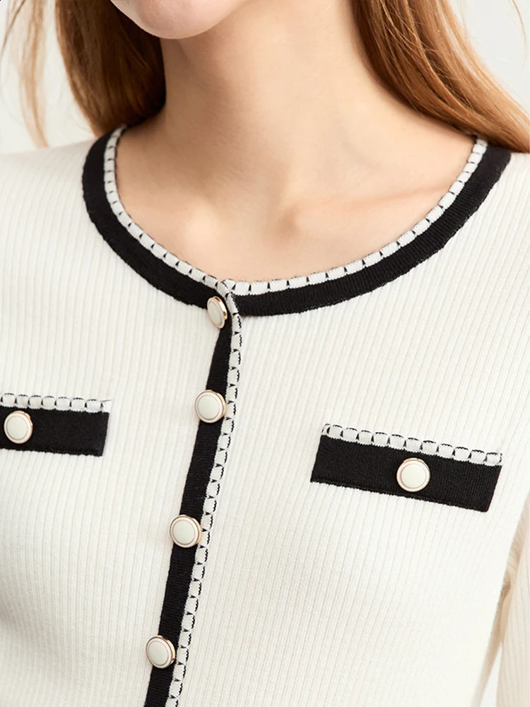 AMII Womens Knitted Dress Autumn Elegant perfume Round Neck Contrast Splice Slim Office Women 12343445 240819
