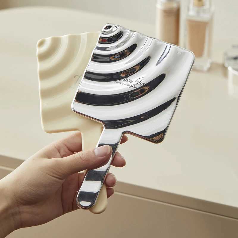 Liquid Shape Square Handheld Makeup Vanity Mirror Portable Compact Mirrors Beauty Makeup Tools Desktop Cosmetic Mirror Y240819