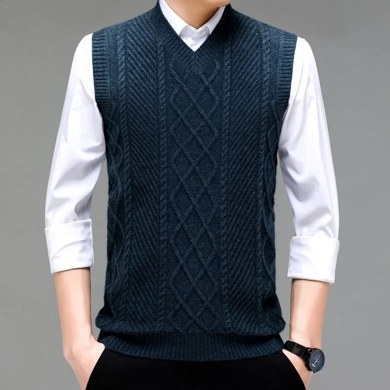 Fashionable Vneck jacquard mens knitted sleeveless sweater vest middleaged and elderly fashionable solid color warm top 240819