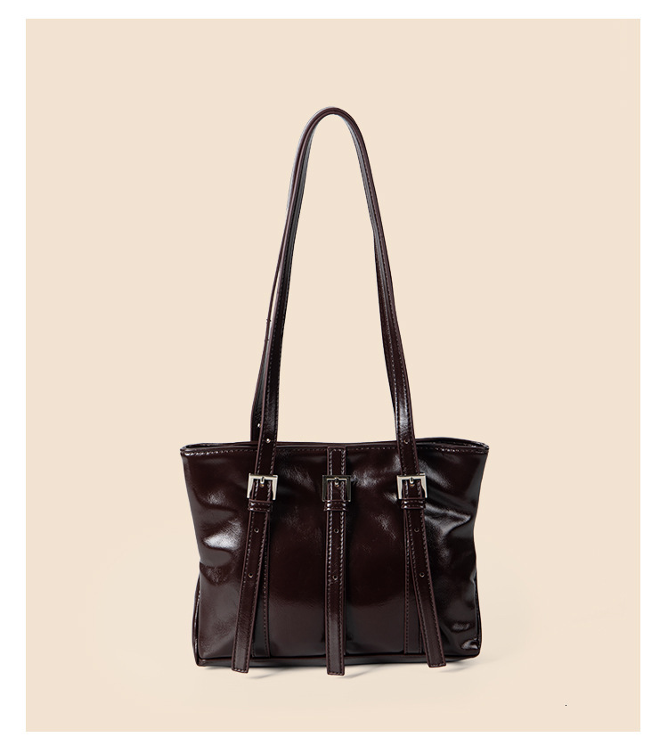 2024 Fashion Summer Commuting Style Tote Personalized Silver Shoulder Bag for Girls High End, Small and Medium Capacity
