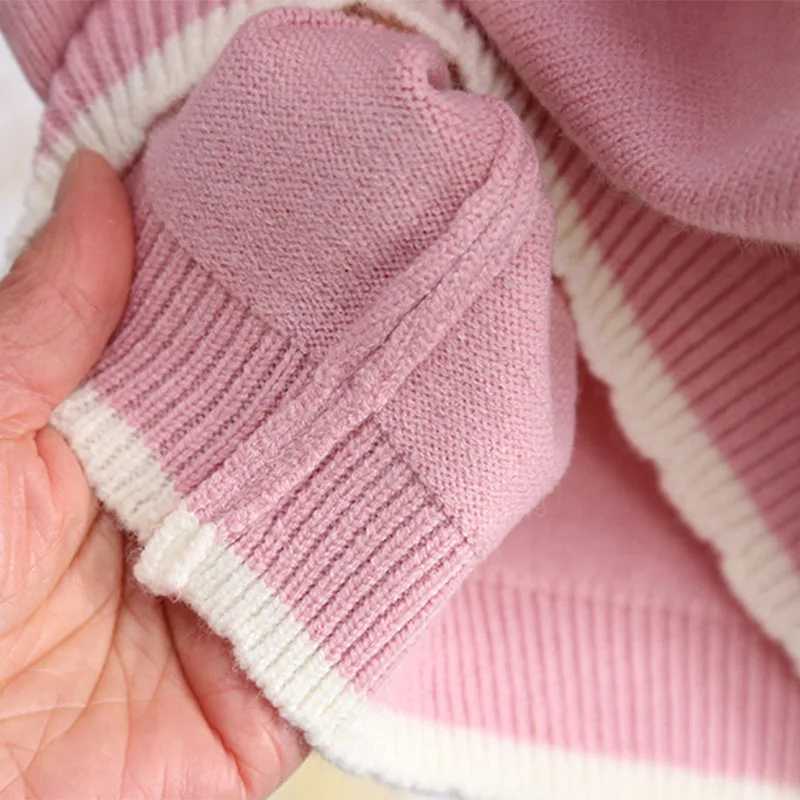 Sleeveless Sweater for Girls Spring Fall V-neck Children Knitwear Baby Girl Knit Vest Cartoon Strawberry Kids Waistcoats GY03083XJ240819