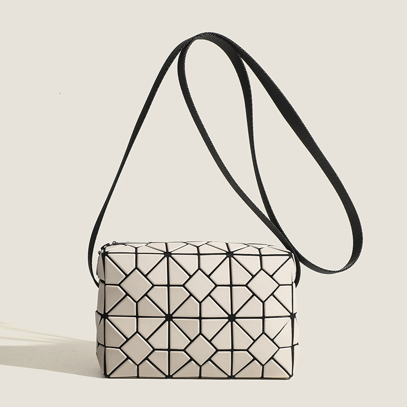 PU 2024 New Crossbody Women's Shoulder Geometric Diamond Grid Camera Bag 707