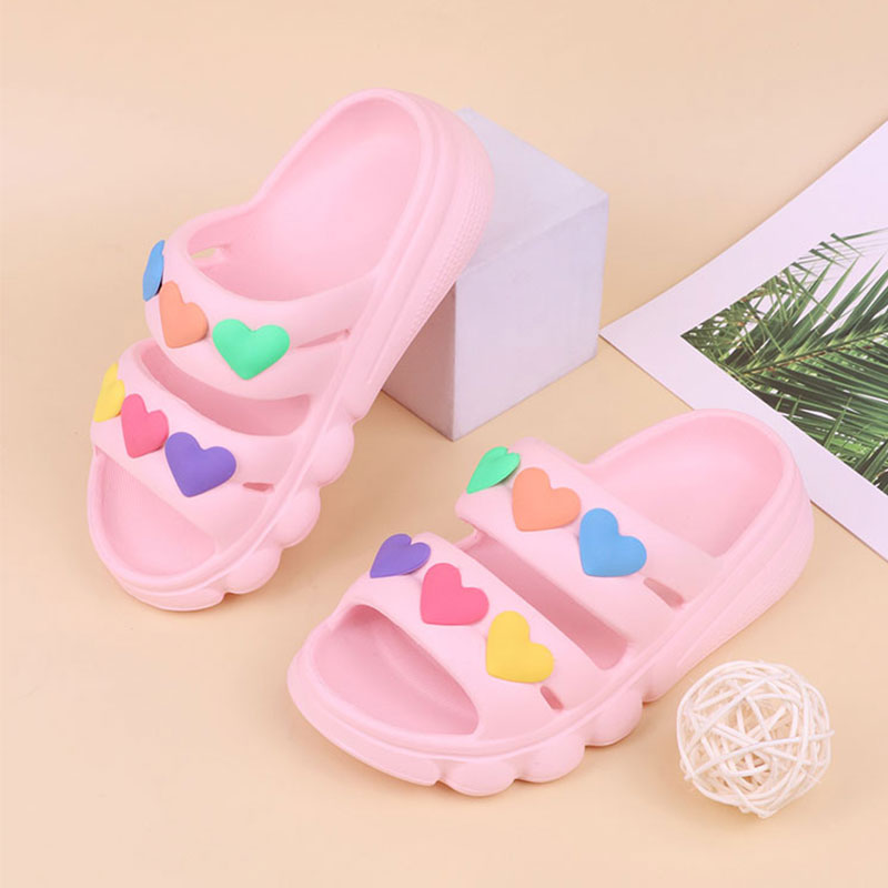 Children's slippers in black, lightweight, caring, fashionable, casual and fashionable outdoor beach shoes, cool slippers