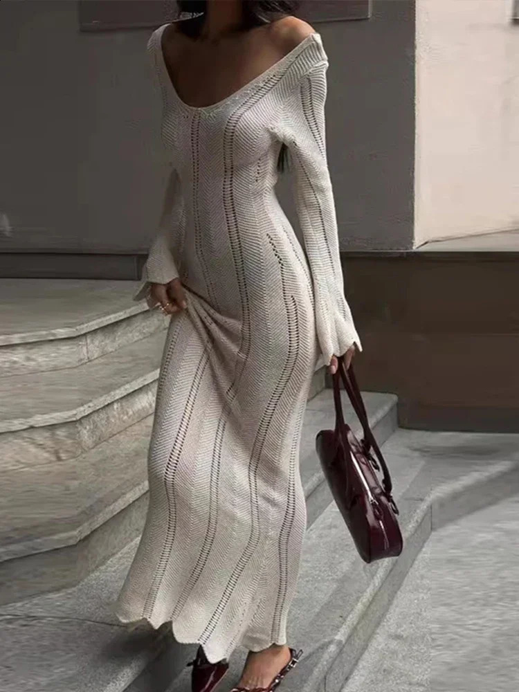 Elegant Knit Hollow Out Long Dress Women Sexy V-neck Flare Sleeve Wave Edge Female Dresses Autumn Lady Vacation Robes 240819