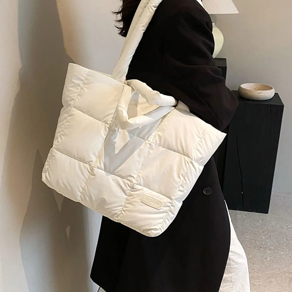 Cotton Padded Shoulder Bag for Women Puffer Tote Bag Quilted Puffy Handbag Purse Large Tote Cloud Bag Female Casual Shopping Bag 240821