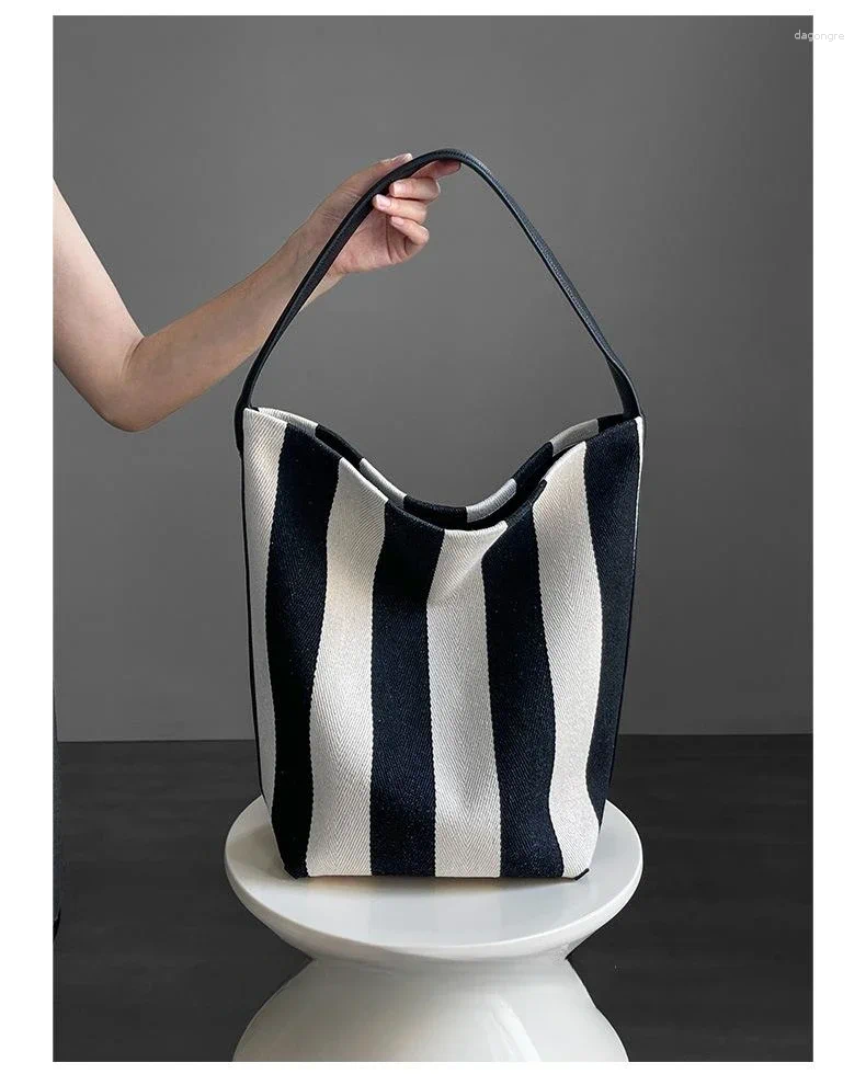 Totes 2024 Korean Style Ins Niche Striped Canvas Bag High Quality Large Capacity Tote Couples Simple Shoulder Bucket