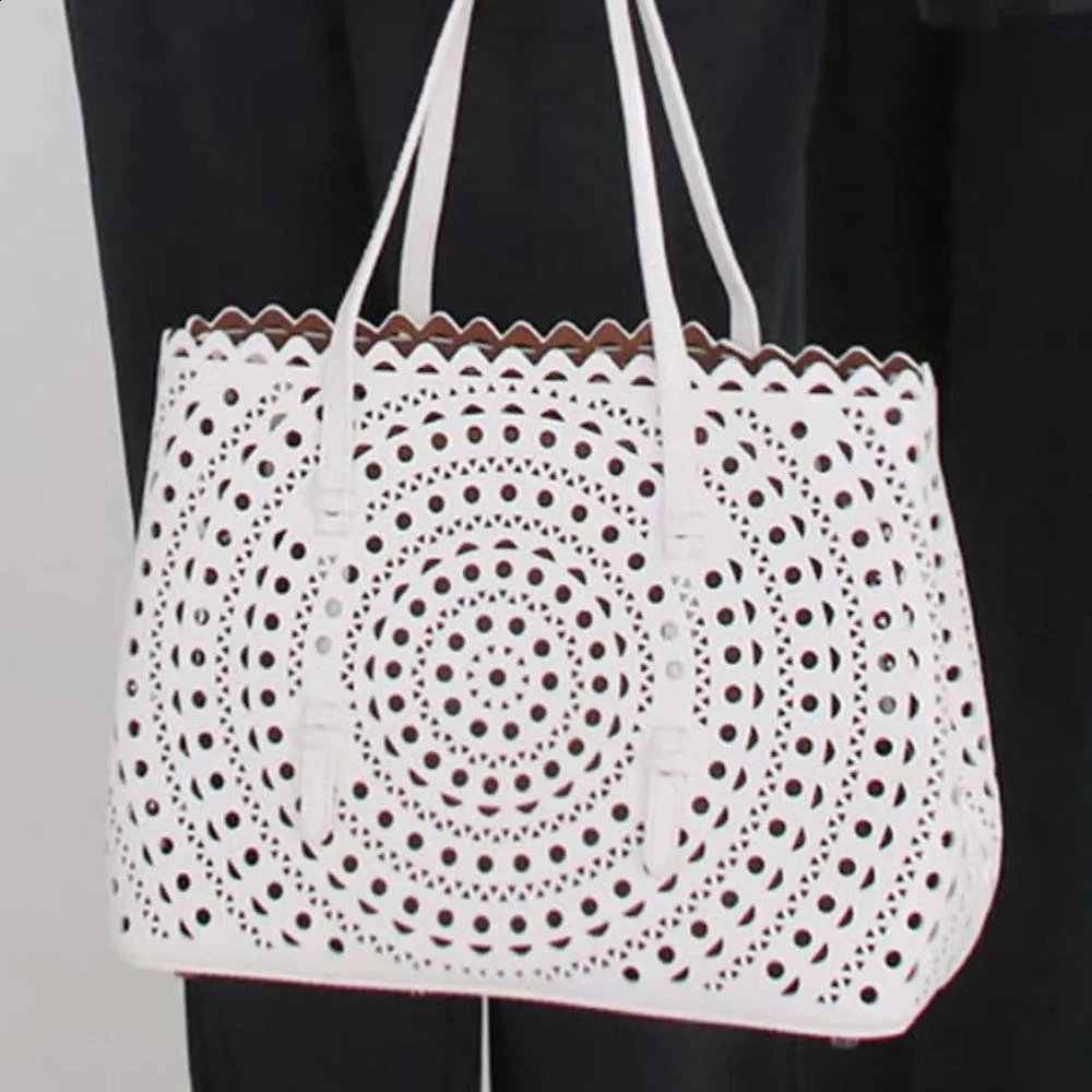 Womens highquality handbag ner womens hollow large casual wallet 240820