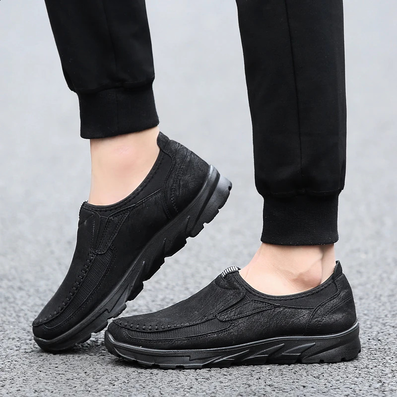 Mens casual sports shoes breathable Loafers sports shoes fashion comfortable flat handmade retro casual Loafers mens shoes 240821