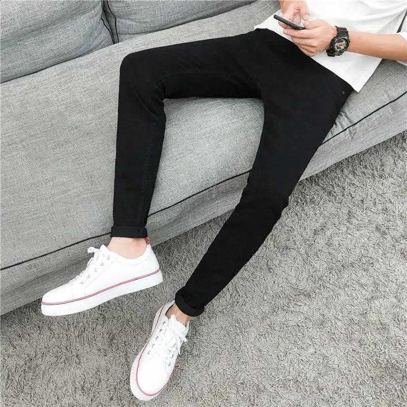 Mens Jeans Ripped Cropped Man Cowboy Pants Stretch Trousers with Holes Torn Light Blue Broken Elastic High Quality Summer Xs 240821