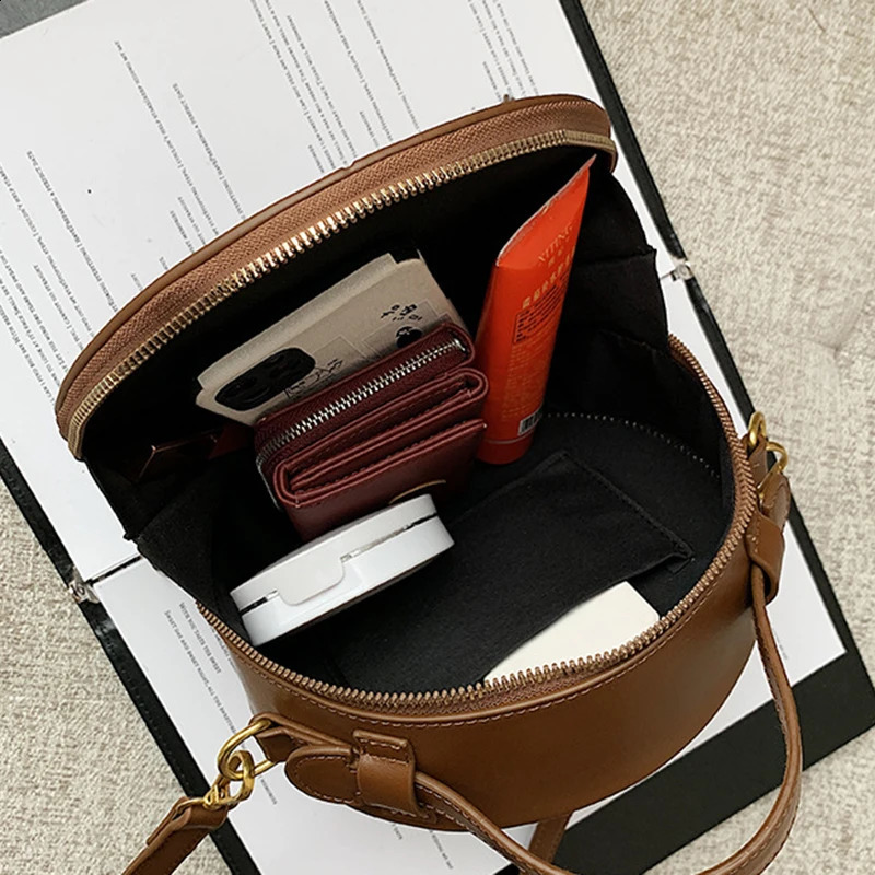 Solid color Crossbody Bag For Women Round Small Handbag Fashion Bags PU Leather Shoulder Female Zipper Purses 240821