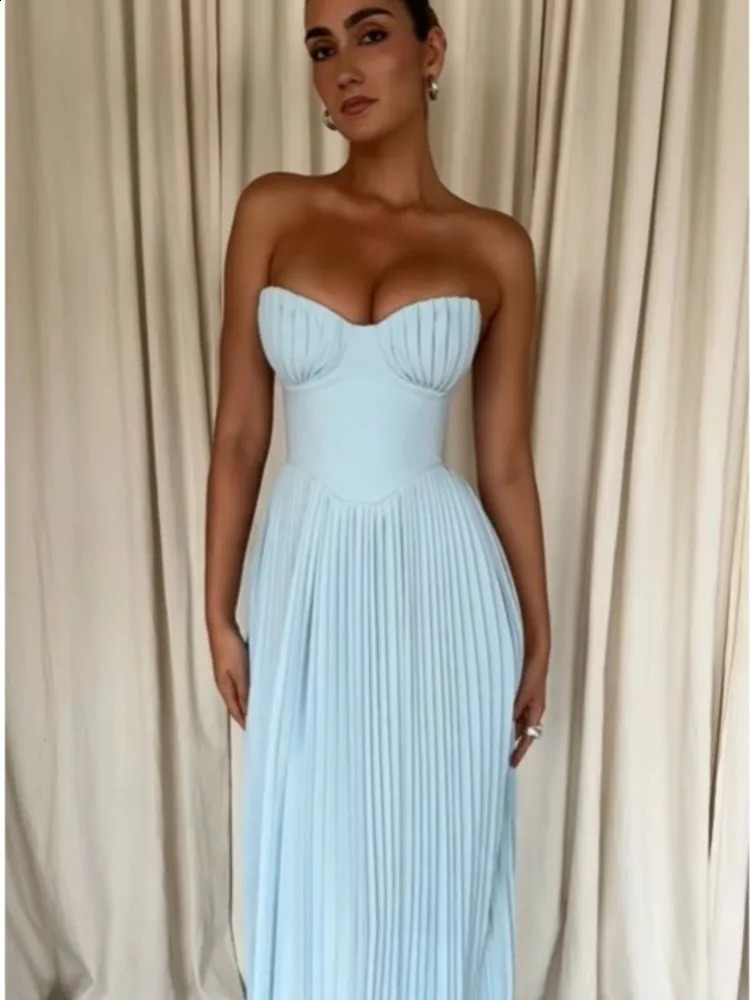 Fashionable strapless womens pleated Aline dress sexy backless sleeveless high waisted long skirt fashionable party evening 240820