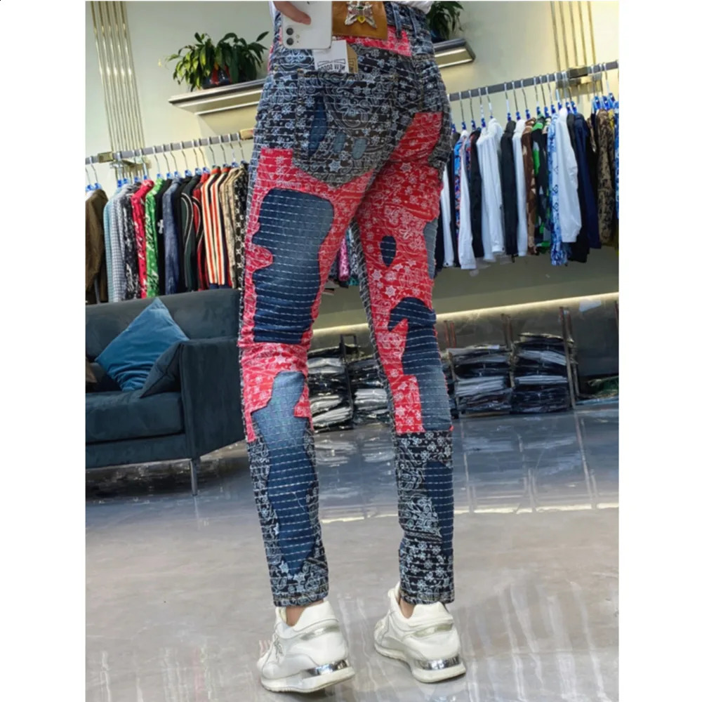 Mens Trendy Contrast Black Red Irregular Patch Pants Fashion Paisley Print Trousers TOP Stitching Embroidery Slim Fit Jeans 240821