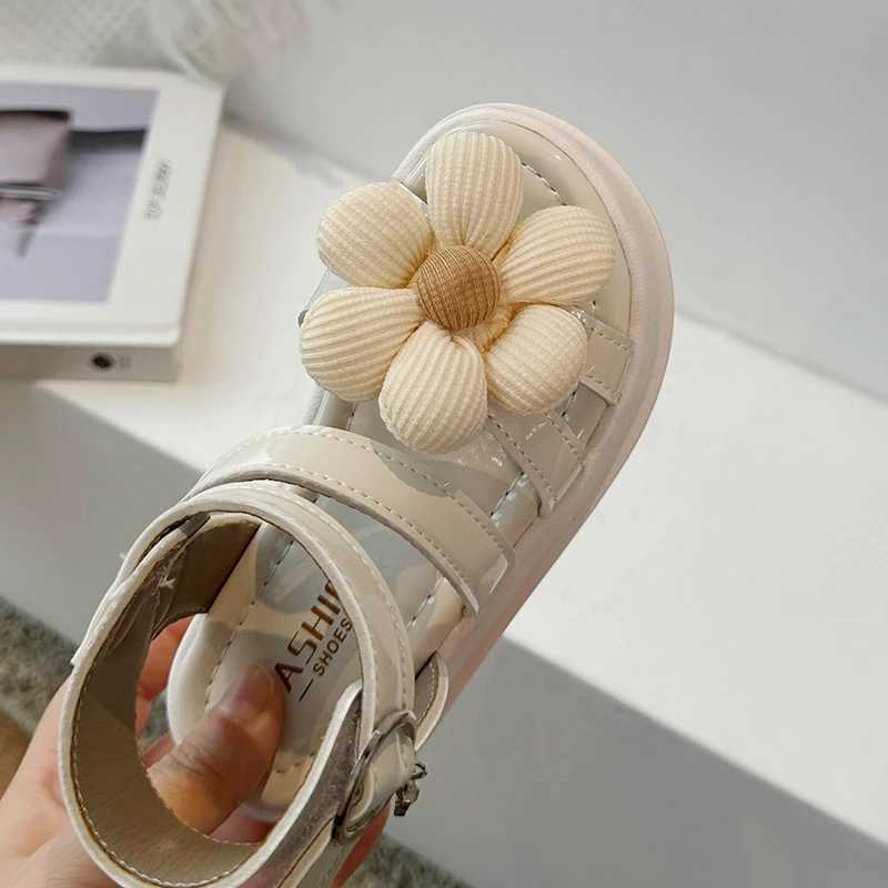 Roman Child Sandals for Girls 2023 Fashion Flower Shoes Childrens Beading Childrens Beach Shoes Girls Summer Sandals Princess Shoes W240821