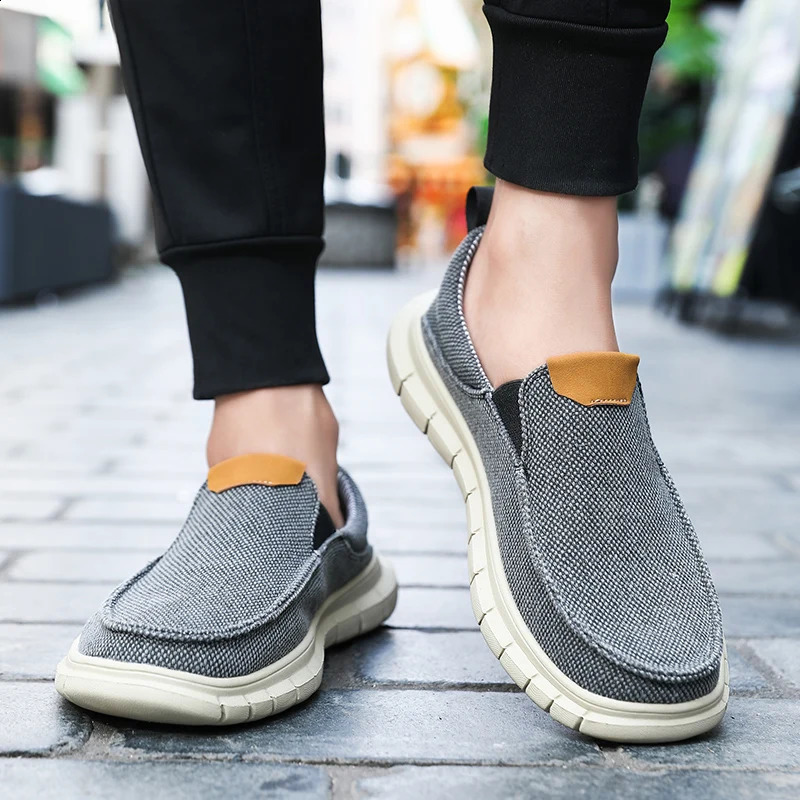 Fashionable mens driving shoes summer canvas shoes breathable and comfortable outdoor sliding walking sports shoes 240821